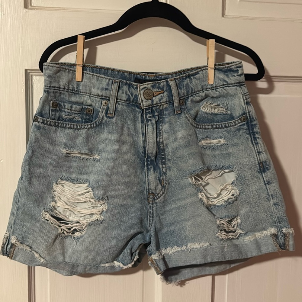 Aero High Rise Curvy Mom Short Denim Jean Distressed Size 4 Light Wash